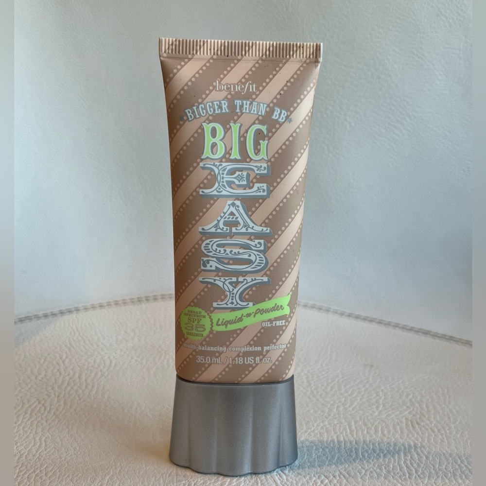 * Discontinued* Benefit Bigger than BB - multi balancing complexion perfector - Picture 7 of 11